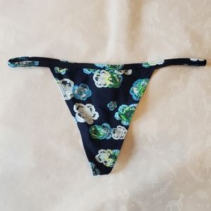 π₯πNWT Victoria's secret thong v string panties Medium blue floral